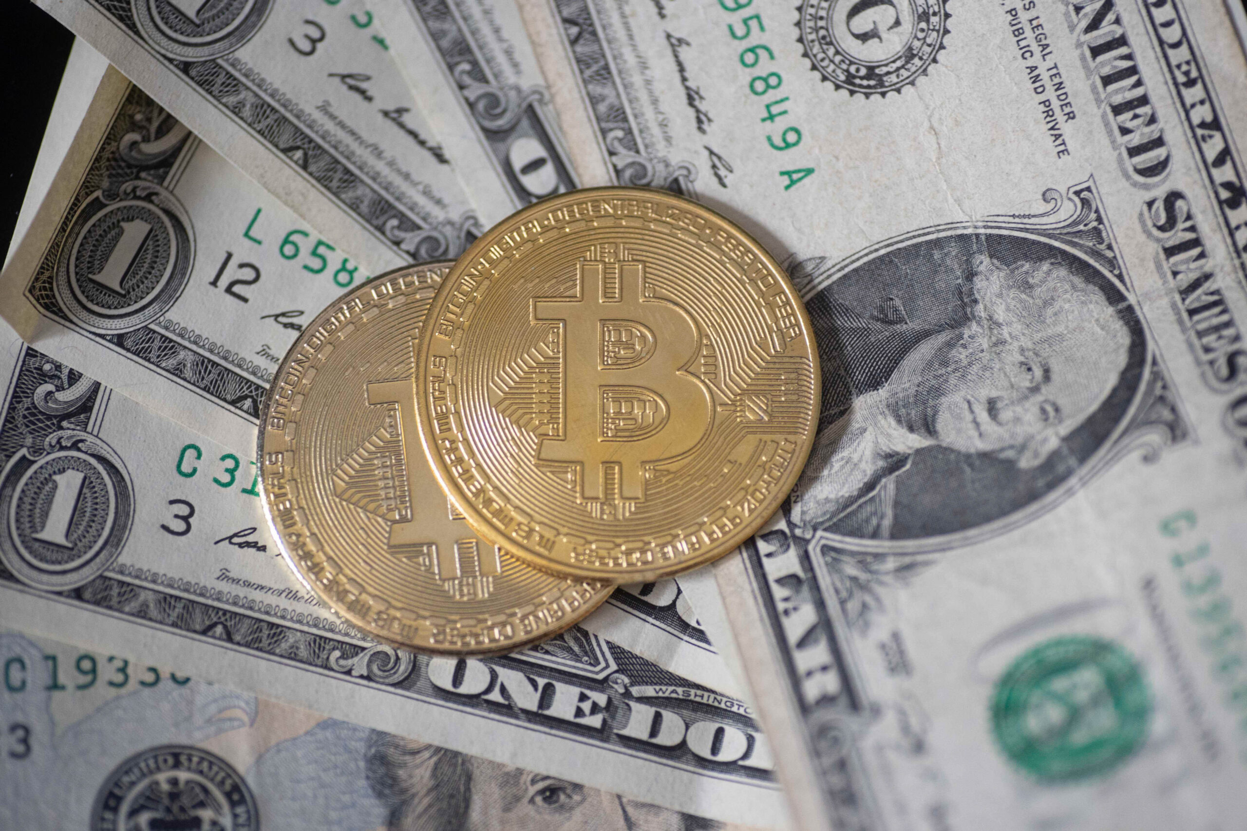 să-mi investesc ira în bitcoins?