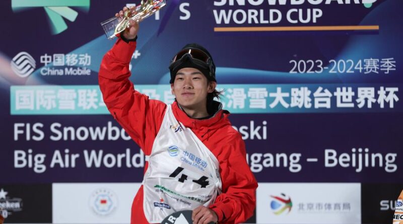 Les stars du snowboard Su et Gasser triomphent dans le big air à la Coupe du monde FIS-Xinhua